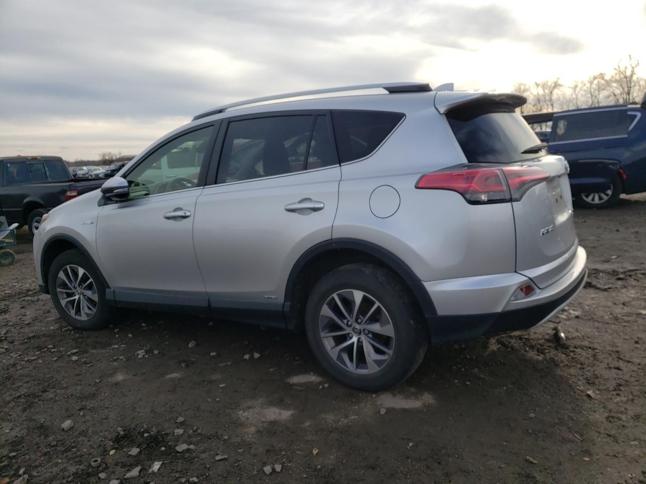 Image 2 of 2016 TOYOTA RAV4 HV XLE 2016 with VIN JTMRJREV9GD022420