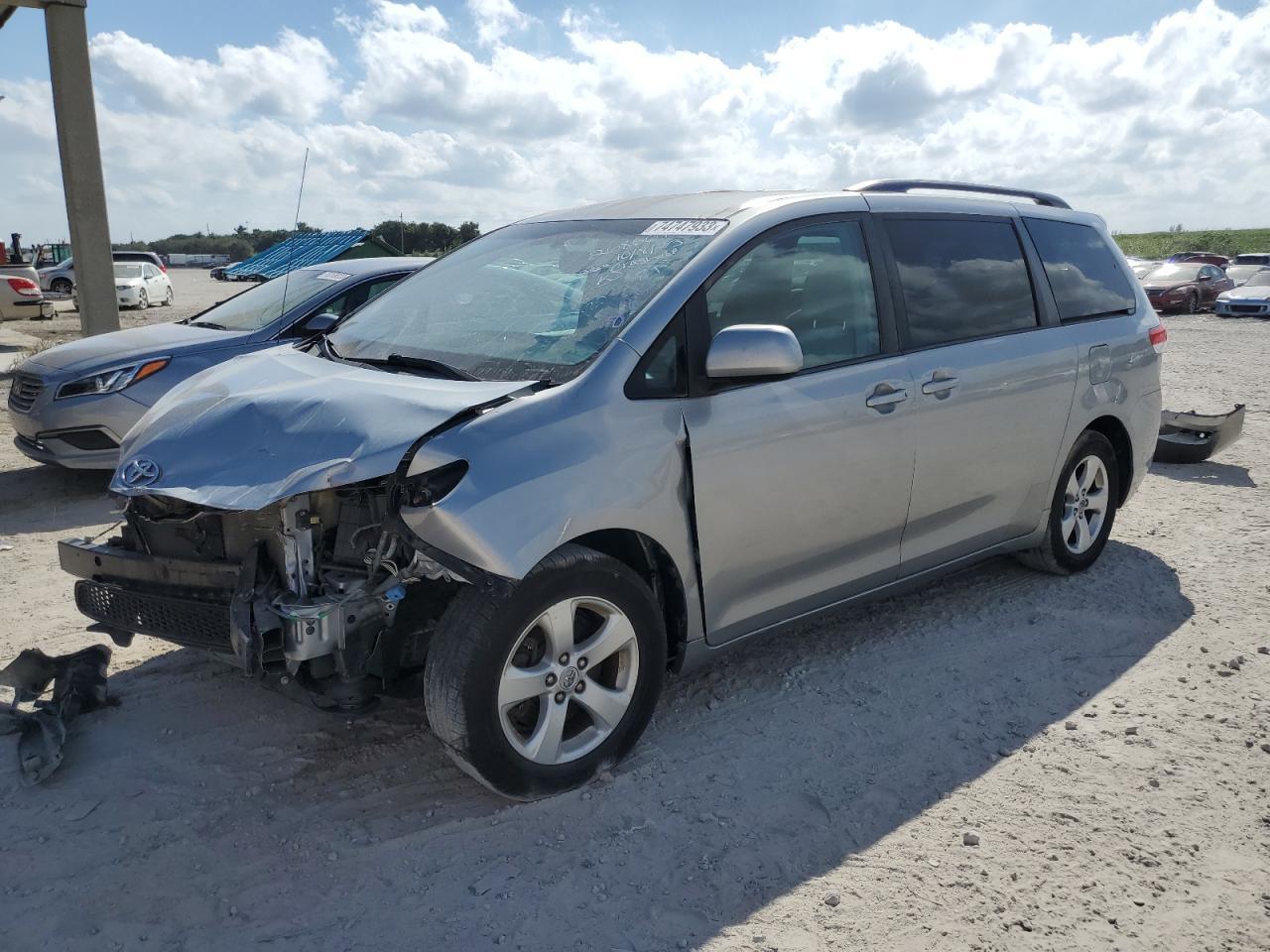 Obraz 1 z 2012 TOYOTA SIENNA LE 2012 z VIN 5TDKK3DC4CS190265