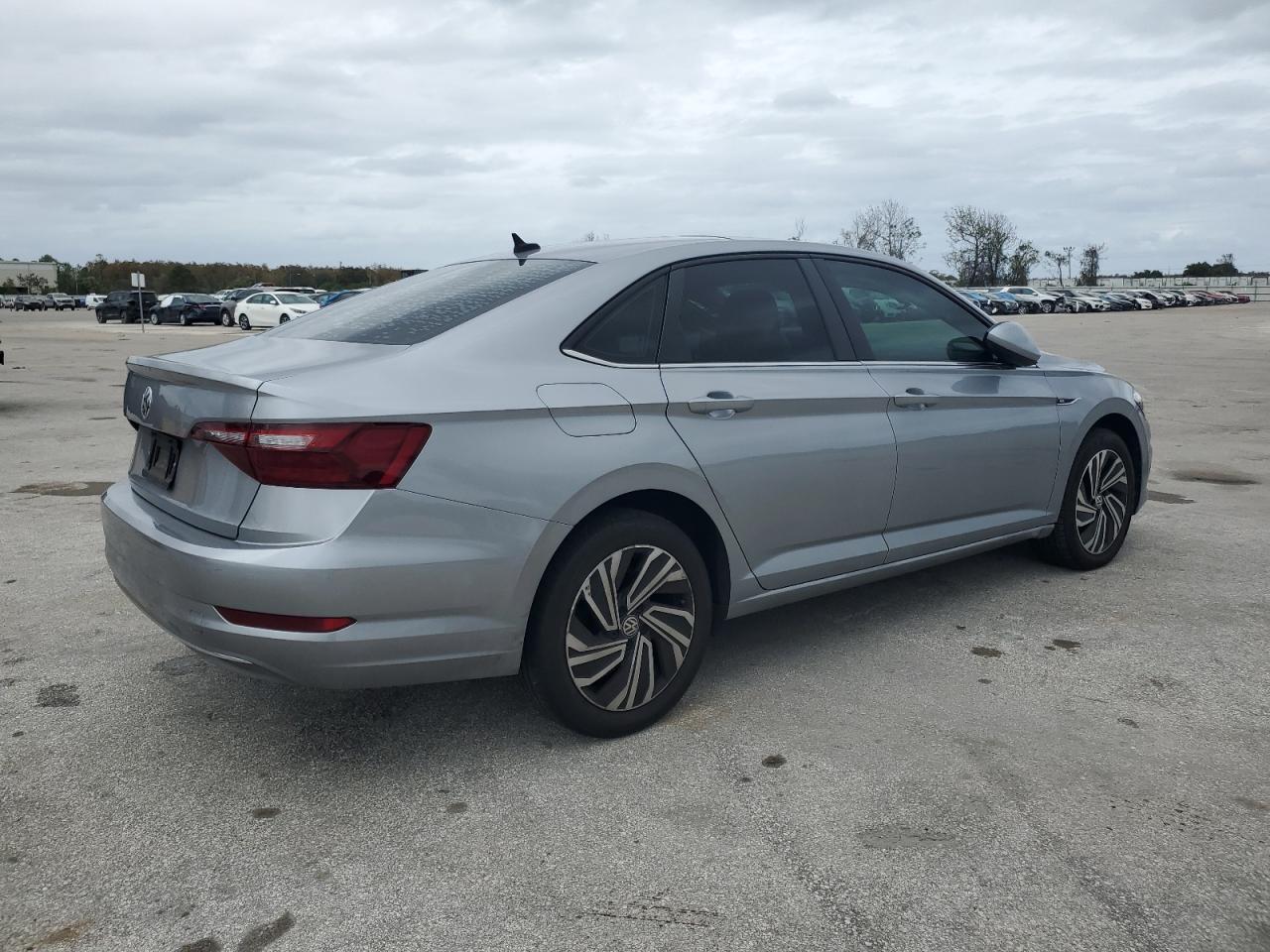 Image 3 of 2021 VOLKSWAGEN JETTA SEL 2021 with VIN 3VWE57BU9MM011322