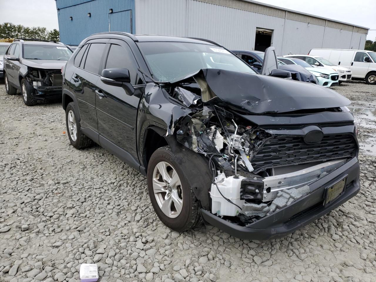 2021 TOYOTA RAV4 XLE 2021 image