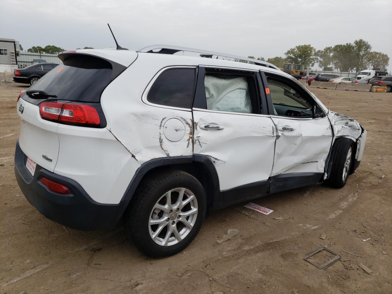 Image 3 of 2018 JEEP CHEROKEE LATITUDE 2018 with VIN 1C4PJLCB8JD538868
