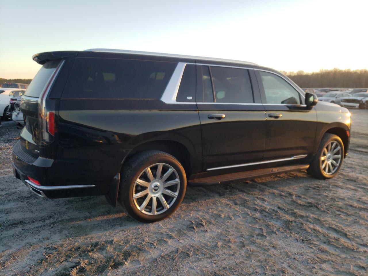 Image 3 of Cadillac Escalade Esv Luxury 2023 with VIN 1GYS4JKL6PR162466