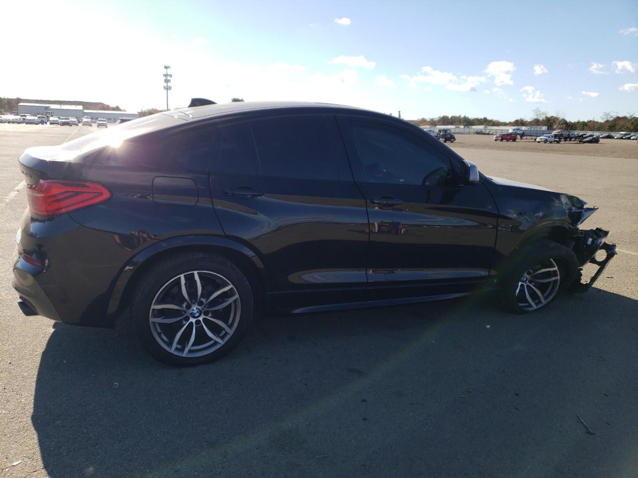 Obraz 3 z 2018 BMW X4 XDRIVEM40I 2018 z VIN 5UXXW7C59J0W64844