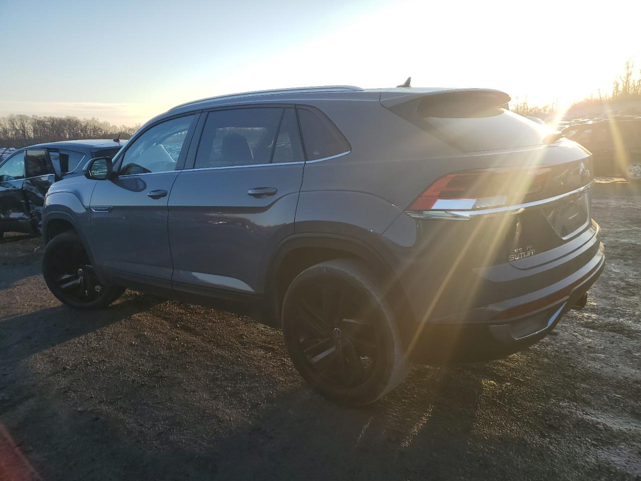 Image 2 of 2022 VOLKSWAGEN ATLAS CROSS SPORT SE 2022 with VIN 1V2KE2CA7NC225501