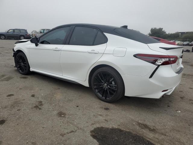 Изображение 2 2022 TOYOTA CAMRY XSE 2022 с VIN 4T1K61AK2NU025264