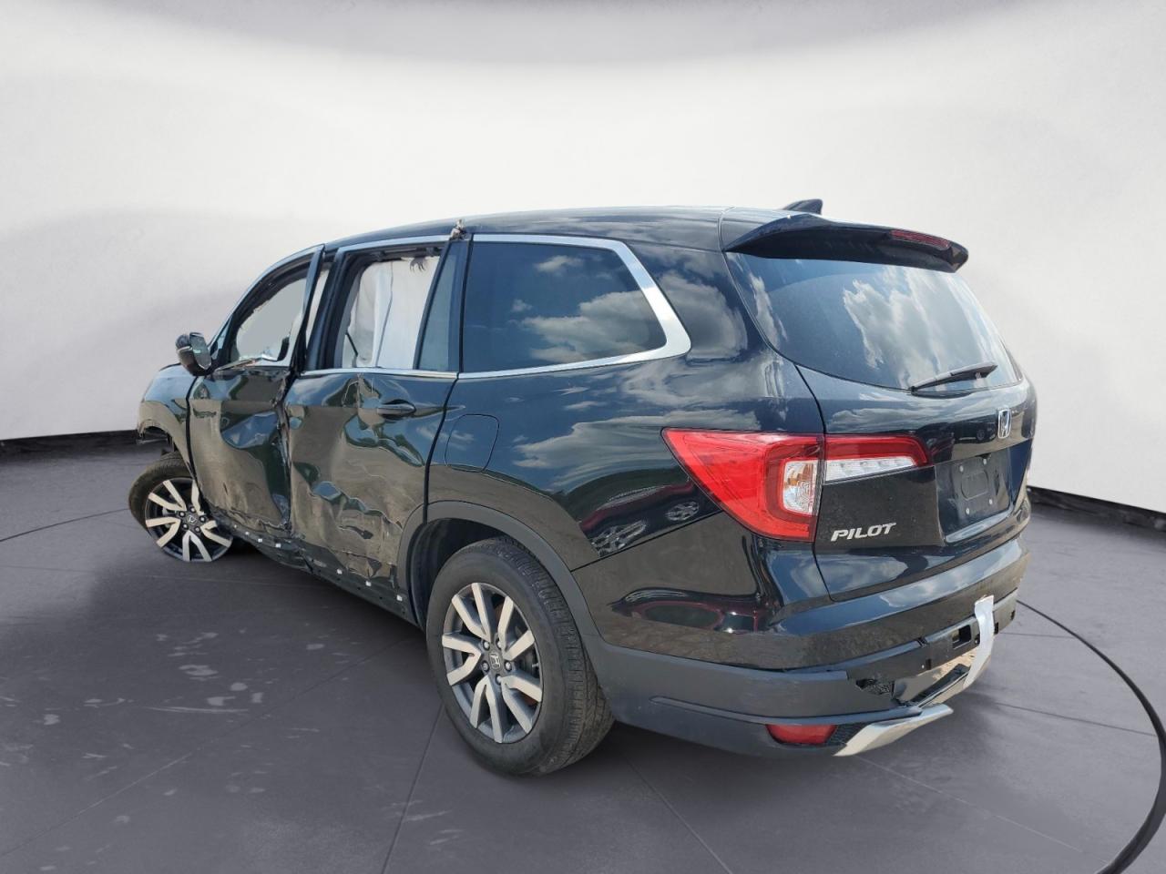 Image 2 of 2020 HONDA PILOT EXL 2020 with VIN 5FNYF6H51LB059441