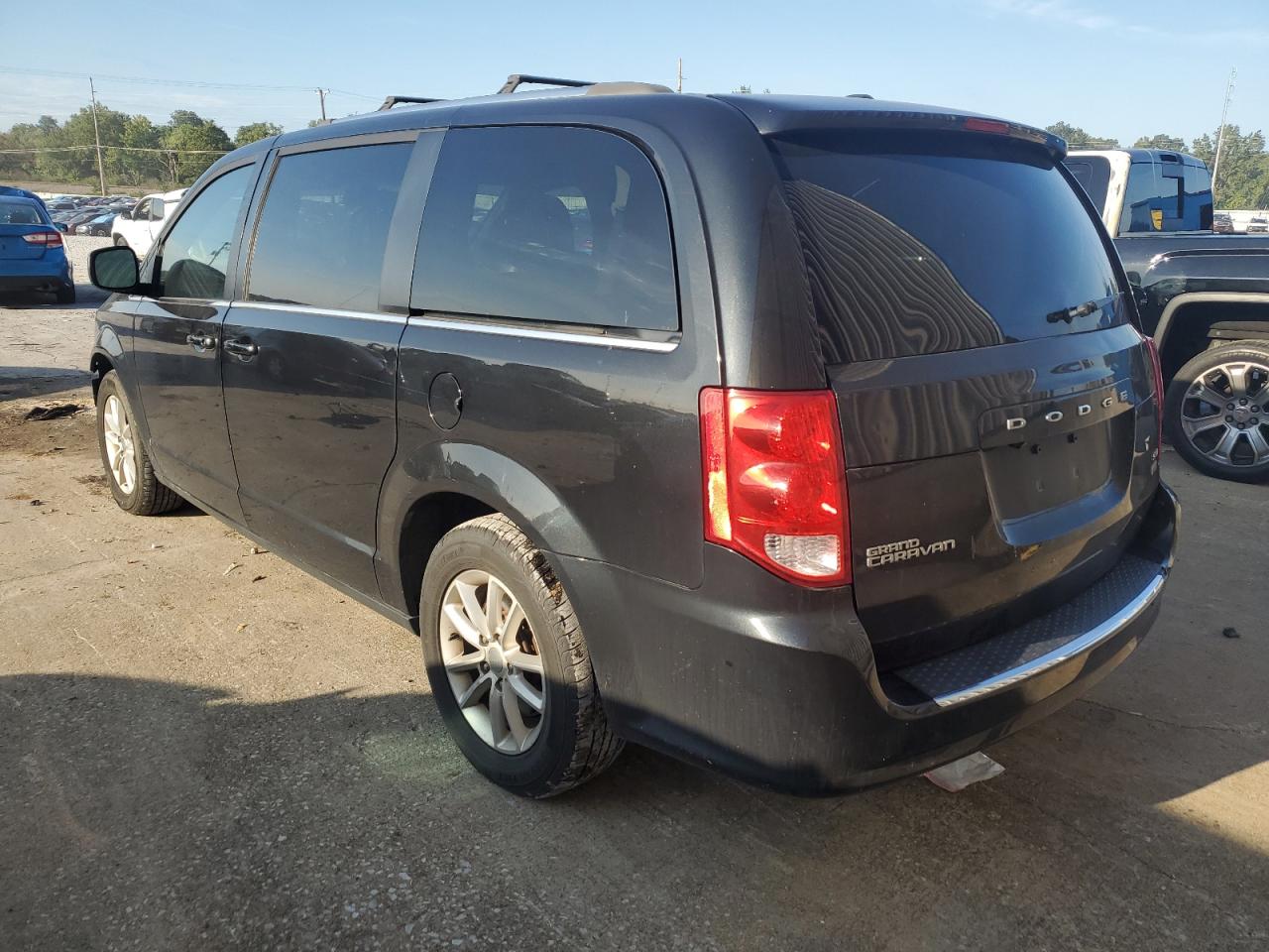 Image 2 of 2018 DODGE GRAND CARAVAN SXT 2018 with VIN 2C4RDGCG0JR297422