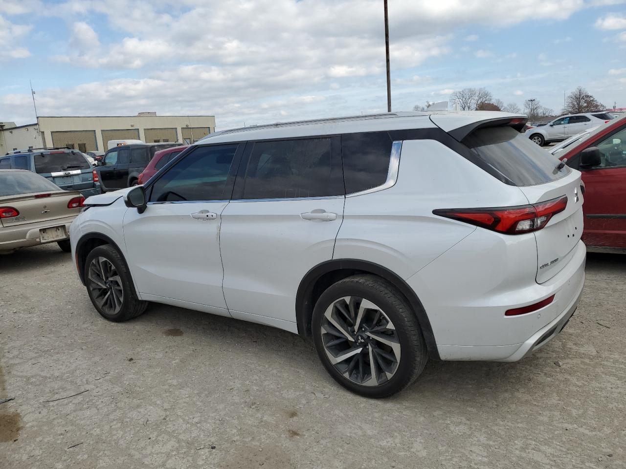 Изображение 2 2022 MITSUBISHI OUTLANDER SEL 2022 с VIN JA4J3VA85NZ059846