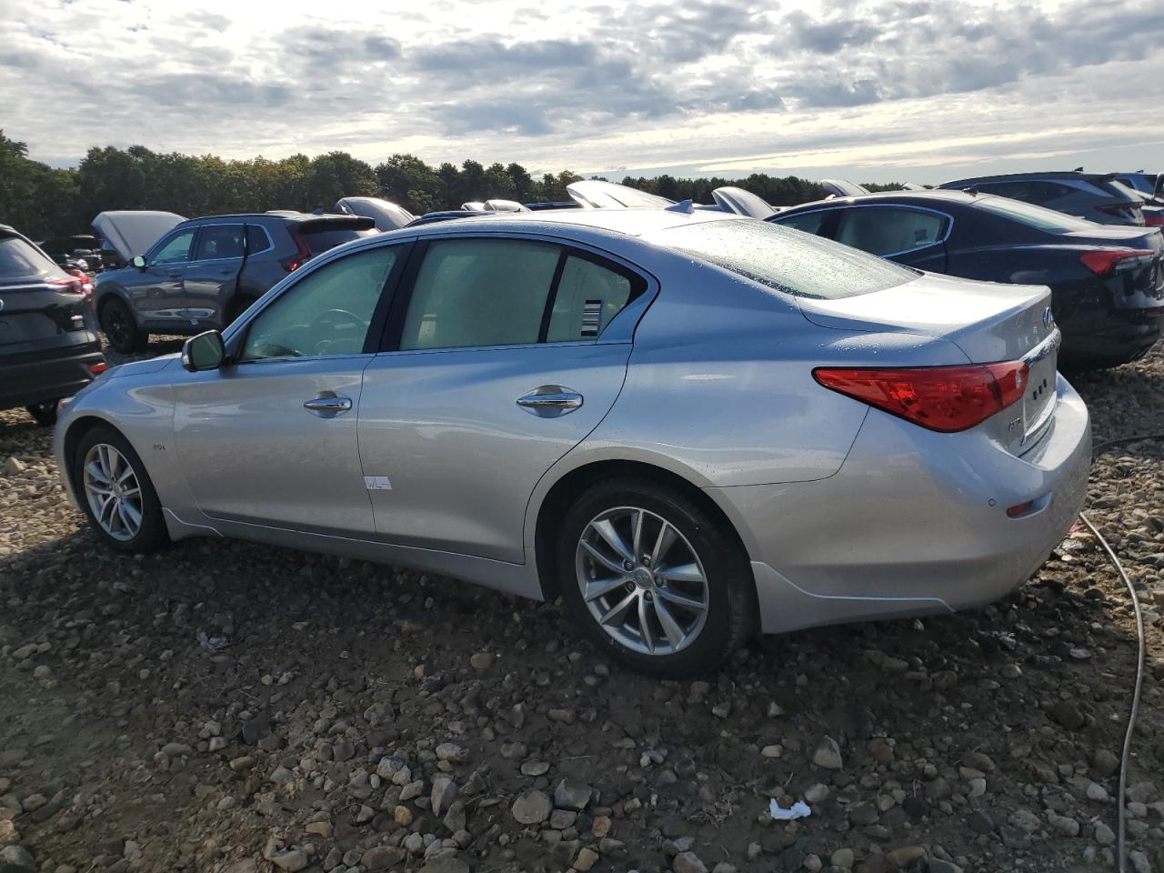 Изображение 2 Infiniti Q50 Premium 2017 с VIN JN1EV7AR4HM840416