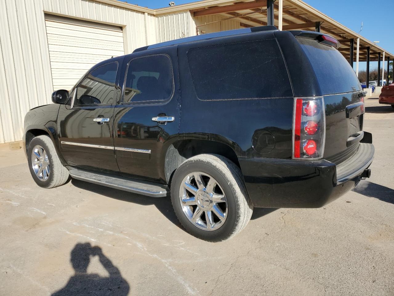Obraz 2 z 2011 GMC YUKON DENALI 2011 z VIN 1GKS2EEF2BR124903
