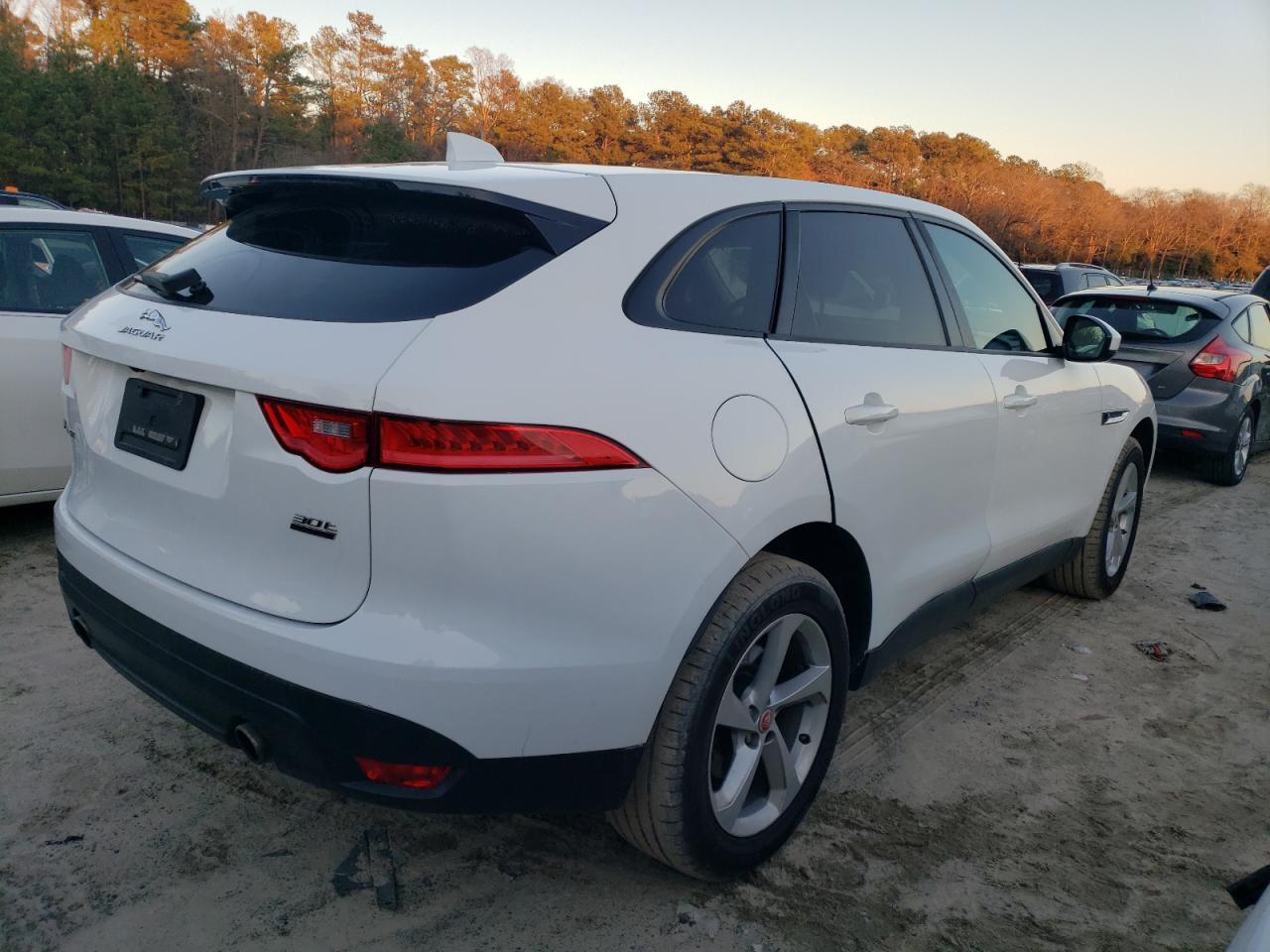 Изображение 3 2018 JAGUAR F-PACE PREMIUM 2018 с VIN SADCJ2GX4JA203787