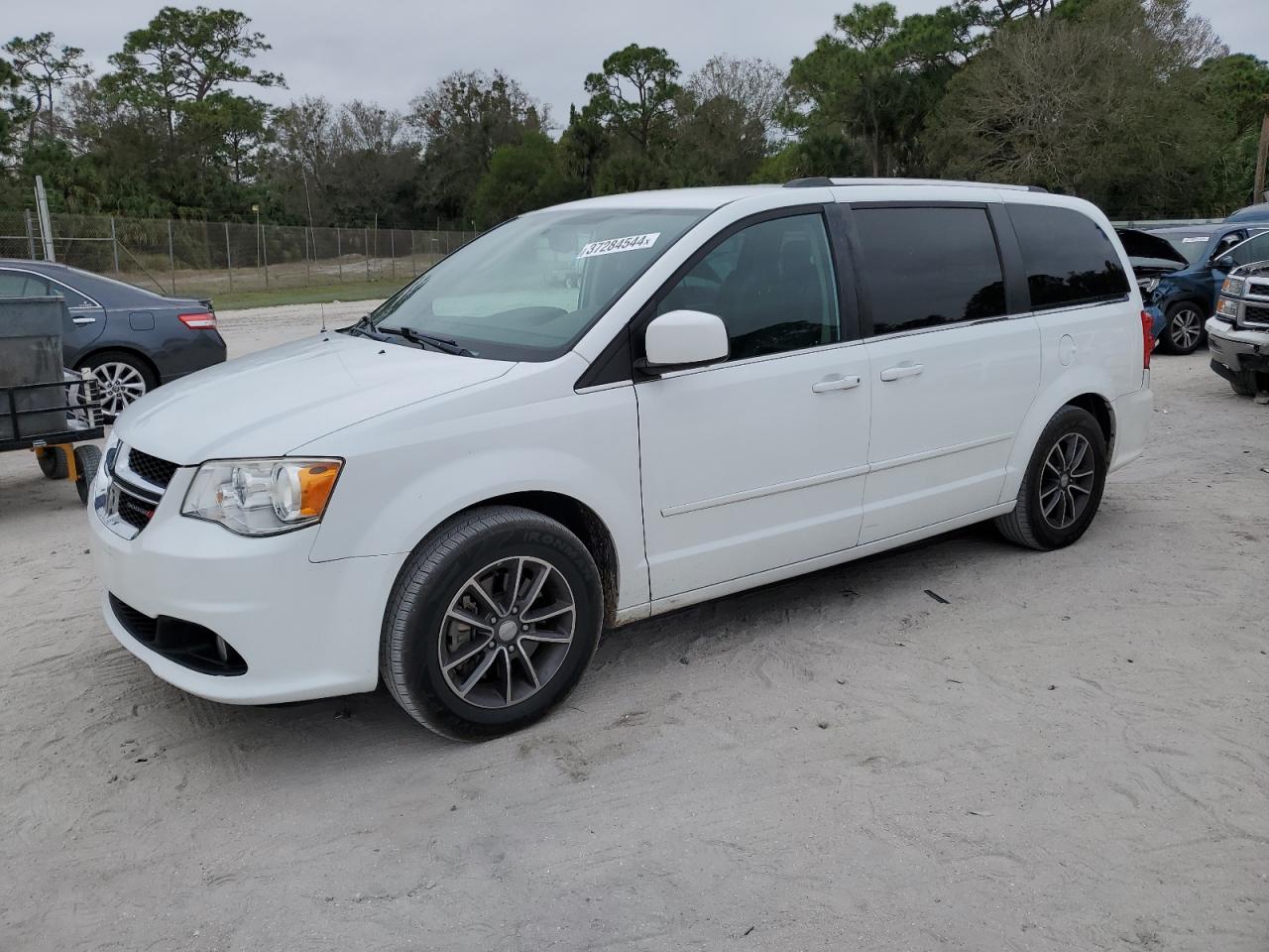 2017 DODGE GRAND CARAVAN SXT 2017 image