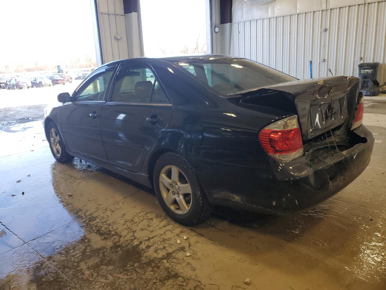 Изображение 2 2005 TOYOTA CAMRY LE 2005 с VIN JTDBE32KX53030056
