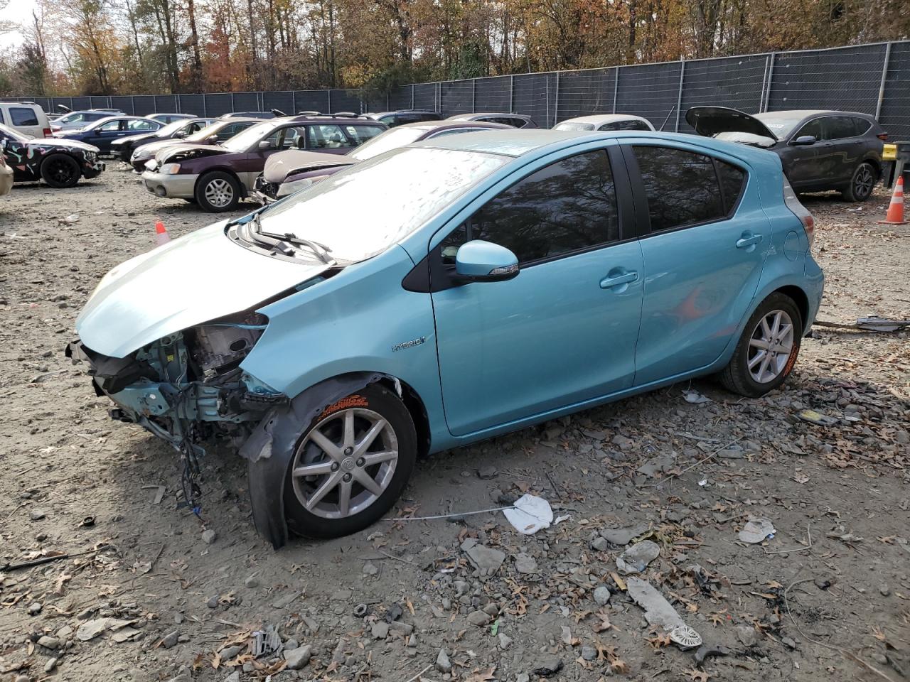 Image 1 of 2013 TOYOTA PRIUS C  2013 with VIN JTDKDTB31D1053103