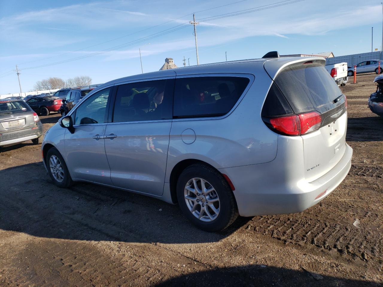 Obraz 2 z 2023 CHRYSLER VOYAGER LX 2023 z VIN 2C4RC1CG3PR591115