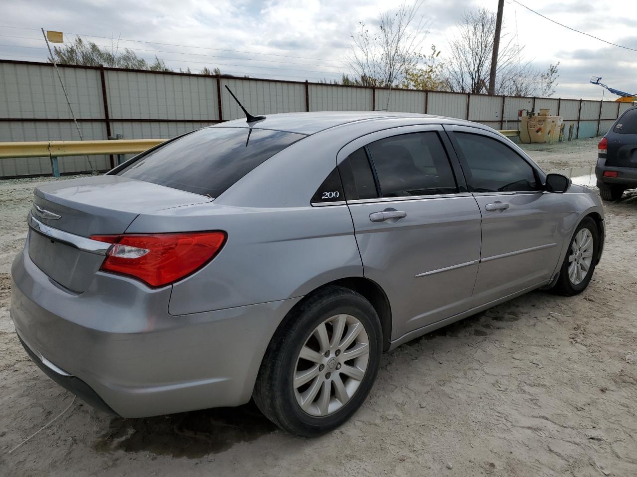 Изображение 3 2013 CHRYSLER 200 TOURING 2013 с VIN 1C3CCBBG6DN703061