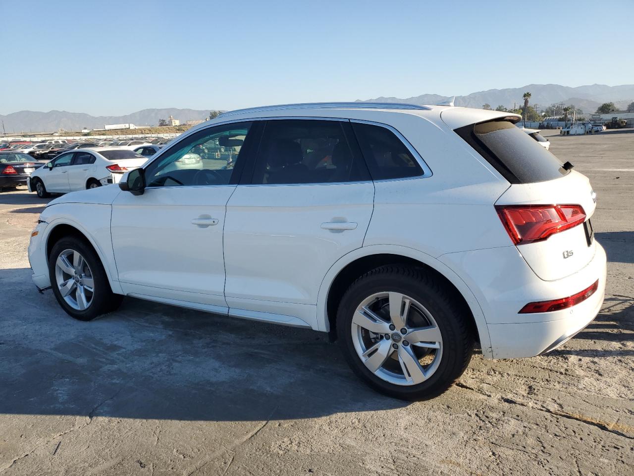 Изображение 2 2018 AUDI Q5 PREMIUM PLUS 2018 с VIN WA1BNAFY2J2054963