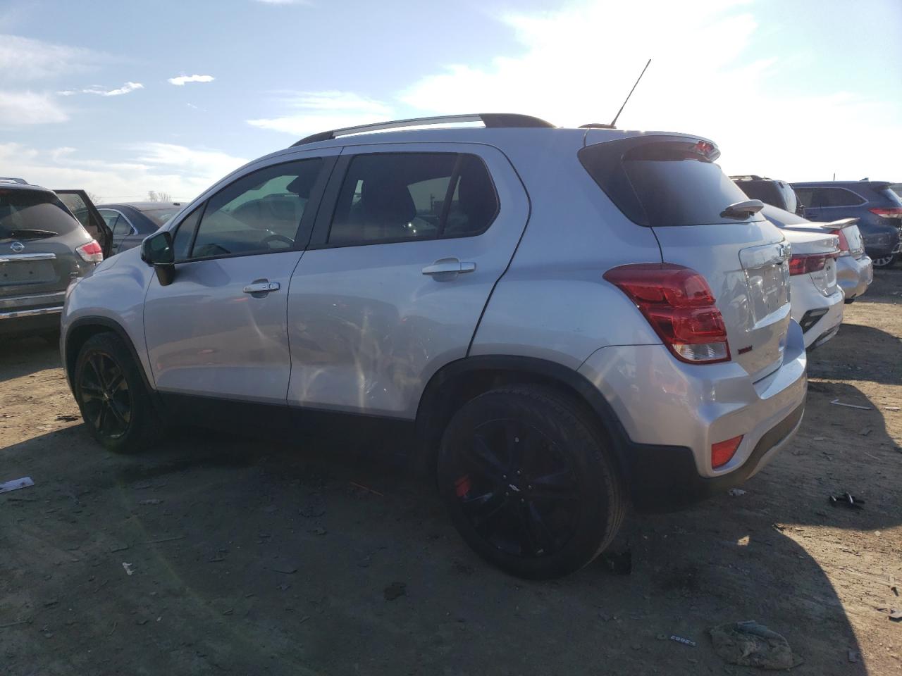 Image 2 of 2021 CHEVROLET TRAX 1LT 2021 with VIN KL7CJLSB0MB316757