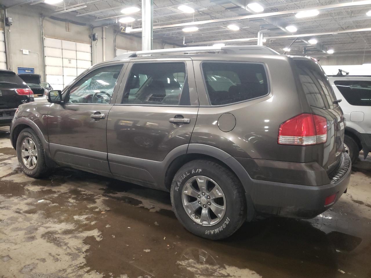 Image 2 of 2009 KIA BORREGO LX 2009 with VIN KNDJJ741795033025