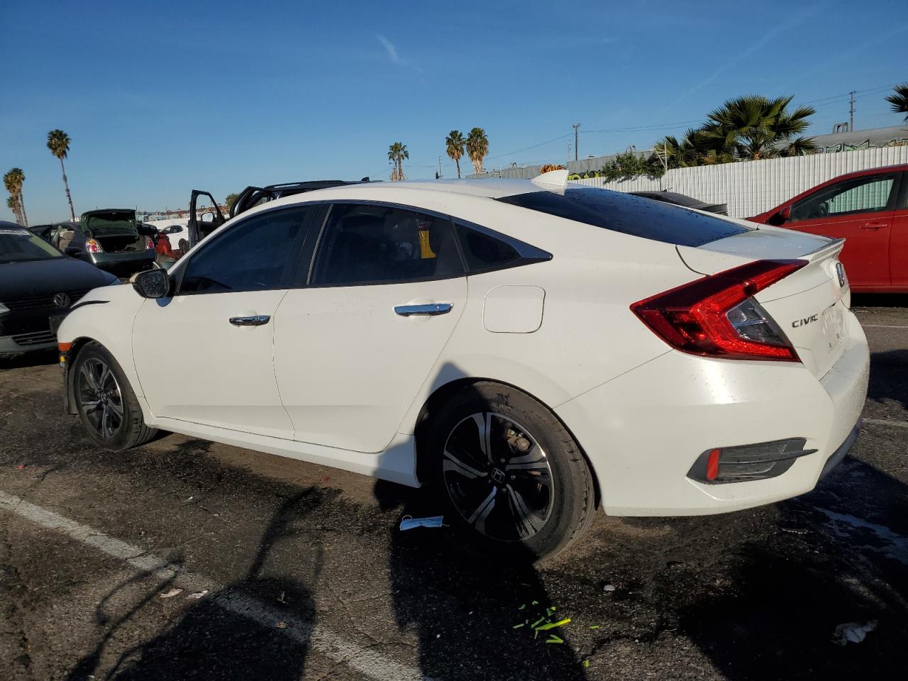 Изображение 2 2017 HONDA CIVIC TOURING 2017 с VIN 2HGFC1F99HH637118