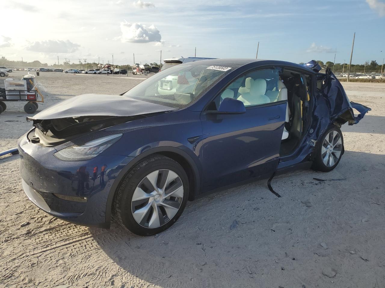 Изображение 2022 TESLA MODEL Y  2022