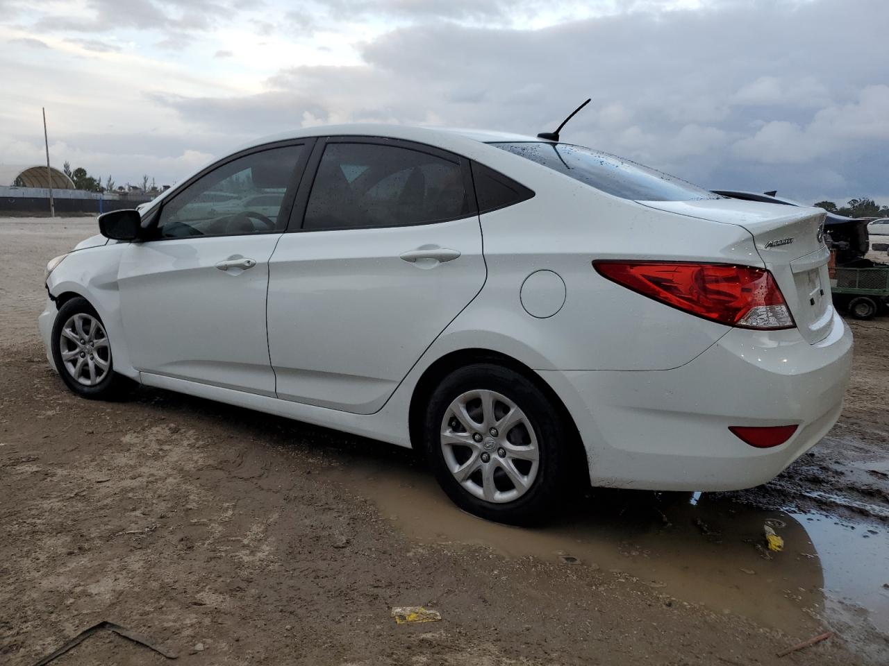 Image 2 of 2013 HYUNDAI ACCENT GLS 2013 with VIN KMHCT4AE2DU535914