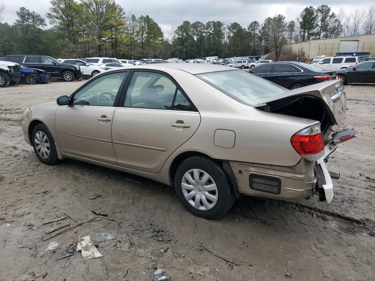 Image 2 of 2006 TOYOTA CAMRY LE 2006 with VIN JTDBE32K963048436