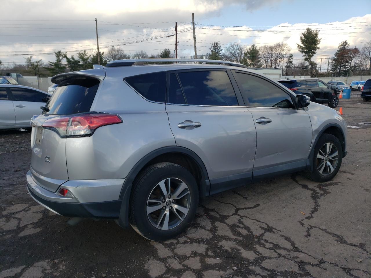 Изображение 3 2016 TOYOTA RAV4 XLE 2016 с VIN 2T3RFREV8GW479031