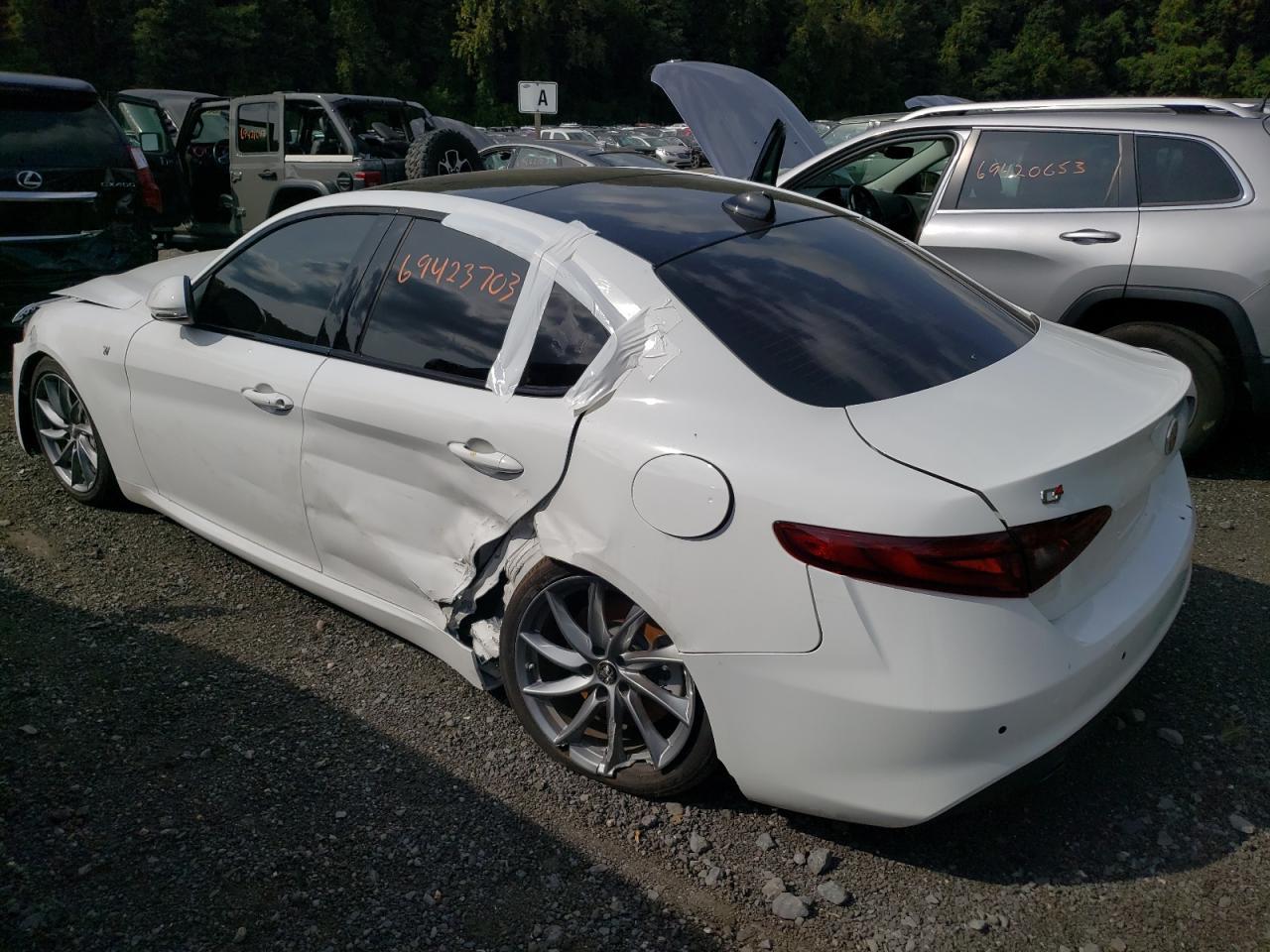 Obraz 2 z Alfa Romeo Giulia Ti 2023 z VIN ZARFANBN6P7669250