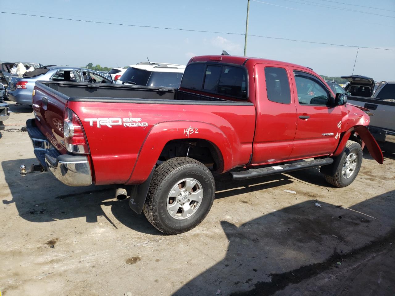 Image 3 of 2014 TOYOTA TACOMA  2014 with VIN 5TFUU4EN5EX105570