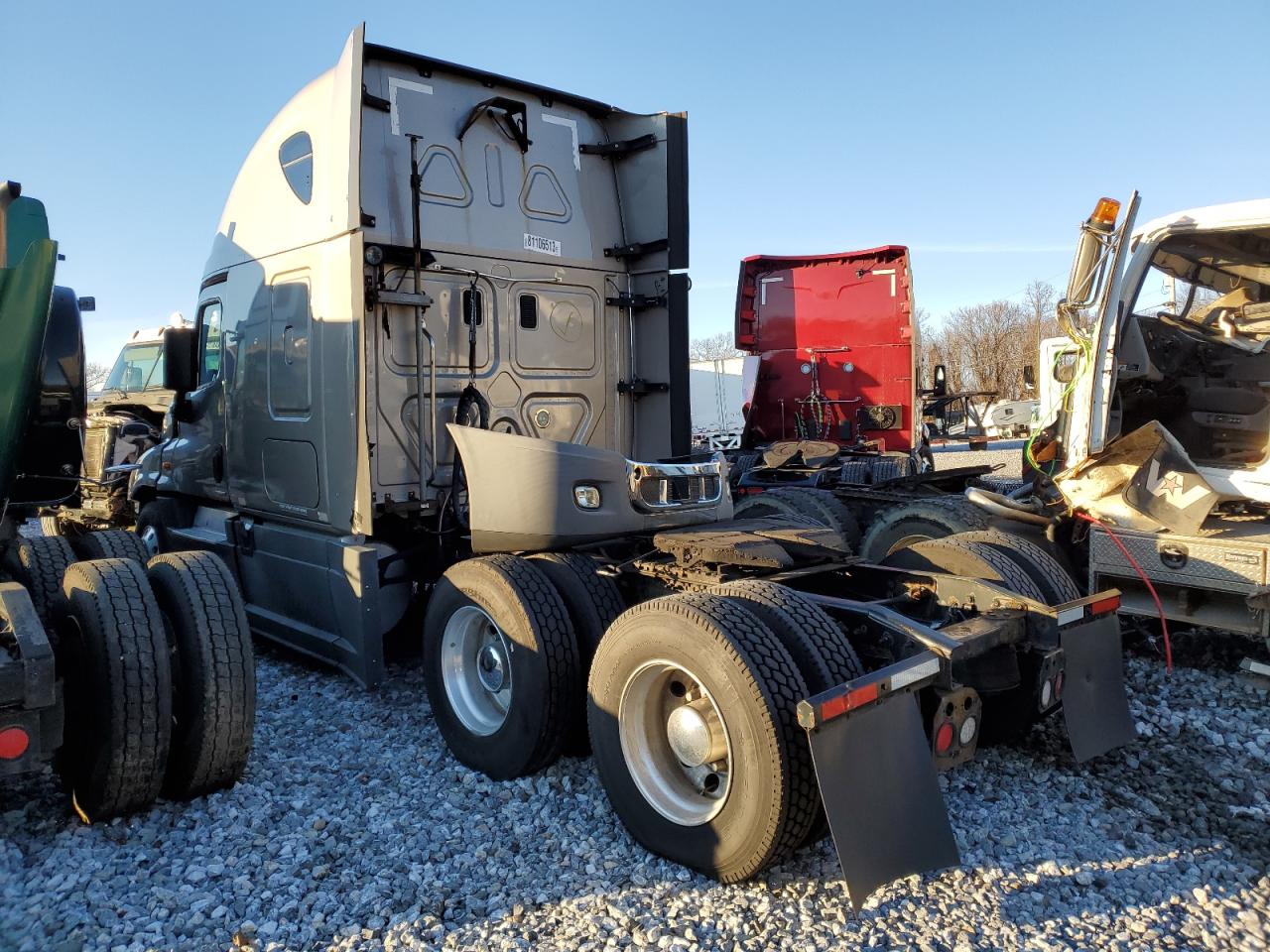 Image 3 of 2015 FREIGHTLINER CASCADIA 125  2015 with VIN 1FUJGLD50FLGC0529