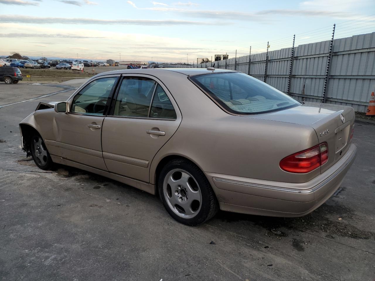 Изображение 2 2001 MERCEDES-BENZ E 430 2001 с VIN WDBJF70J21B271148