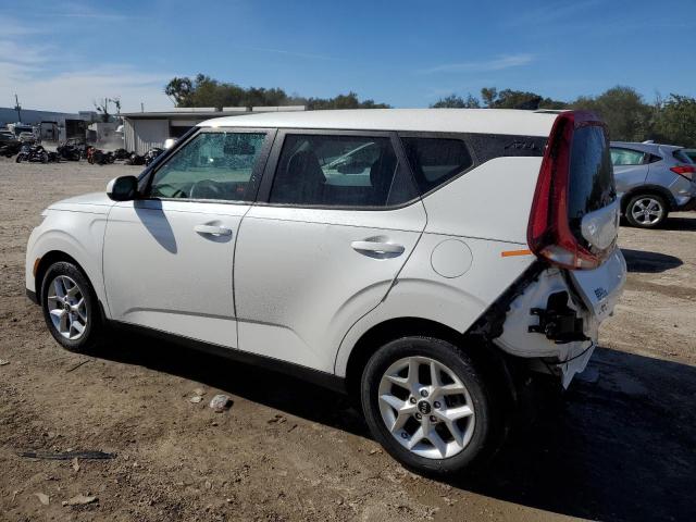 Image 2 of 2020 KIA SOUL LX 2020 with VIN KNDJ23AU6L7726846