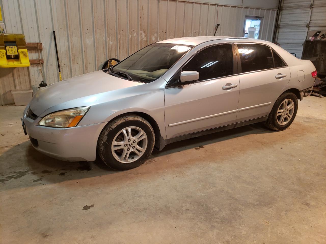 Изображение 1 2003 HONDA ACCORD LX 2003 с VIN JHMCM55313C025301