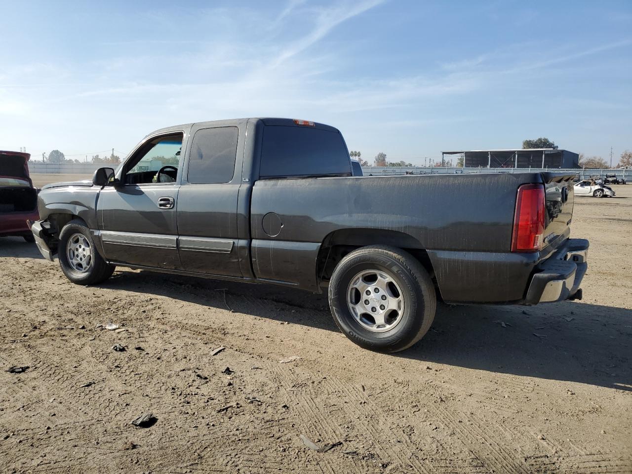 Image 2 of 2003 CHEVROLET SILVERADO C1500 2003 with VIN 2GCEC19V331271760