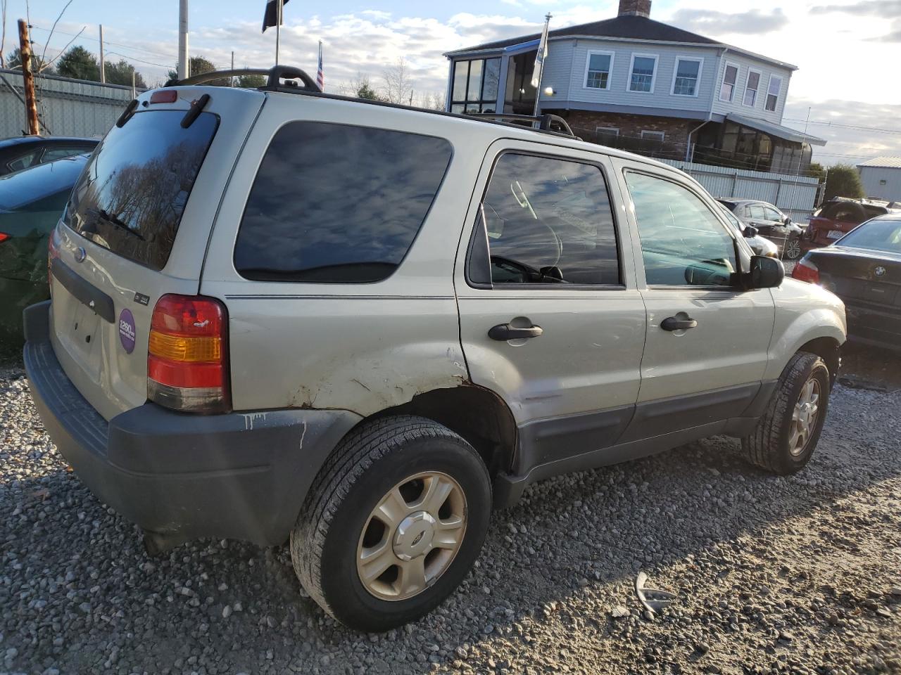 Image 3 of 2003 FORD ESCAPE XLT 2003 with VIN 1FMYU93193KE14415
