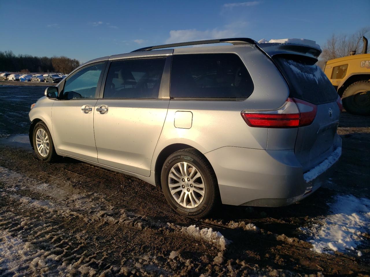 Image 2 of 2015 TOYOTA SIENNA XLE 2015 with VIN 5TDYK3DC3FS529189