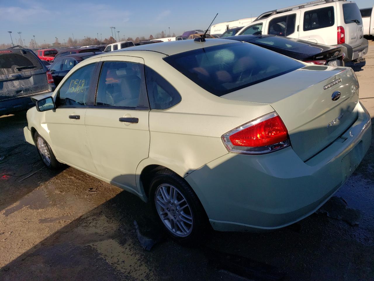 Изображение 2 2010 FORD FOCUS SE 2010 с VIN 1FAHP3FN9AW258430