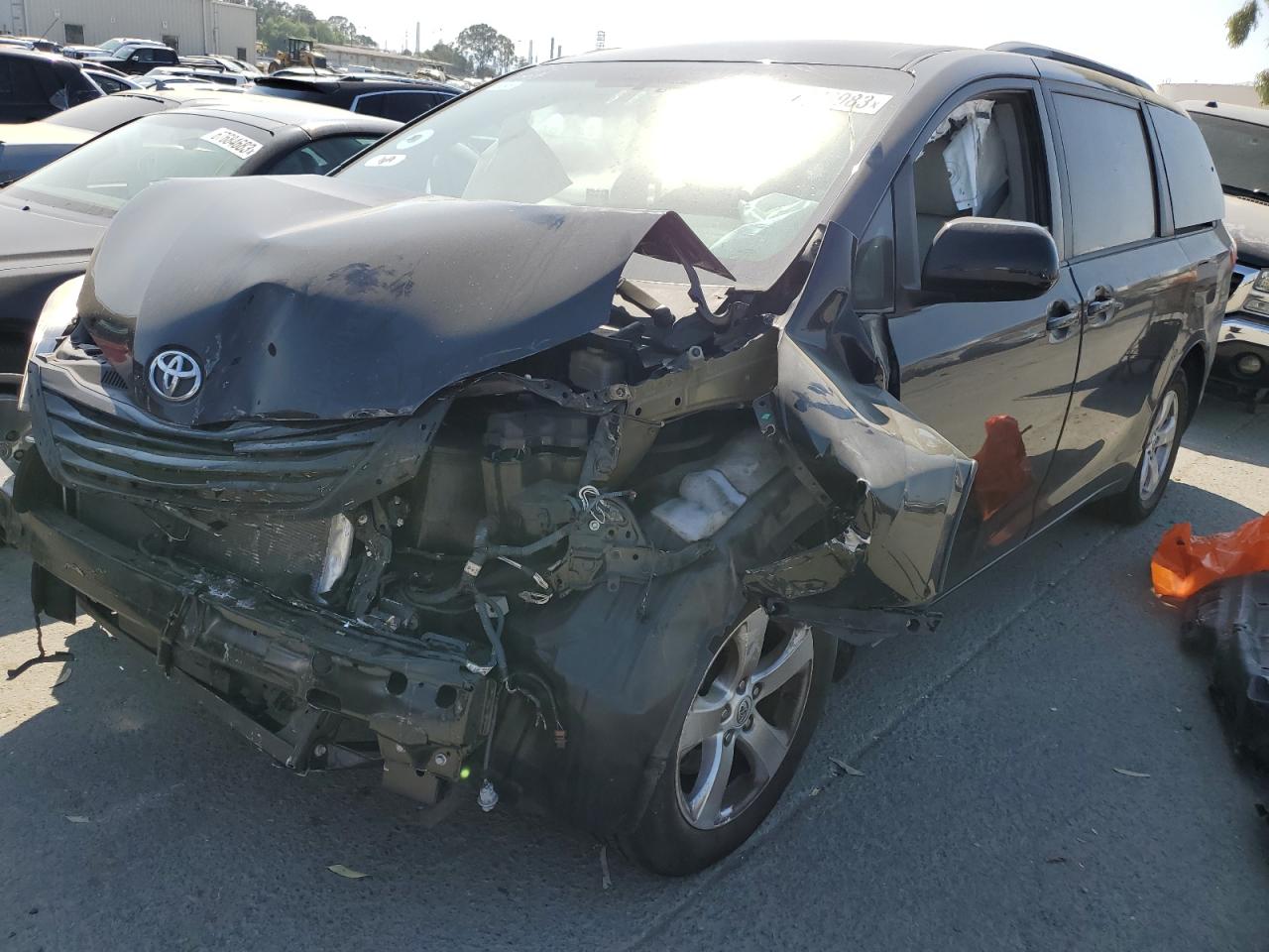 Изображение 2017 TOYOTA SIENNA LE 2017