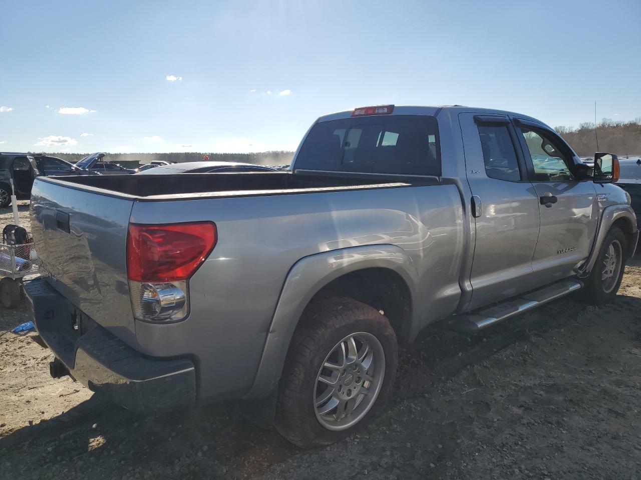 Obraz 3 z 2007 TOYOTA TUNDRA DOUBLE CAB SR5 2007 z VIN 5TFRV54127X020535