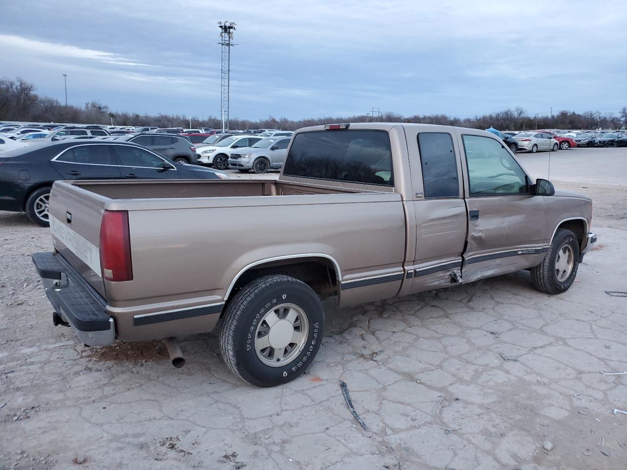 Image 3 of 1996 CHEVROLET GMT-400 C1500 1996 with VIN 2GCEC19R1T1202486