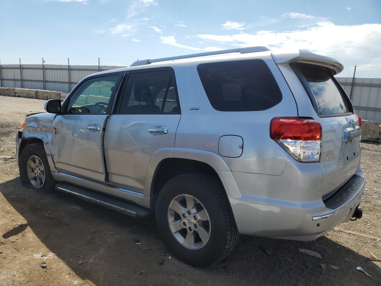 Obraz 2 z 2012 TOYOTA 4RUNNER SR5 2012 z VIN JTEBU5JR4C5077724