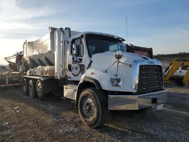 2024 FREIGHTLINER 114SD  2024 image