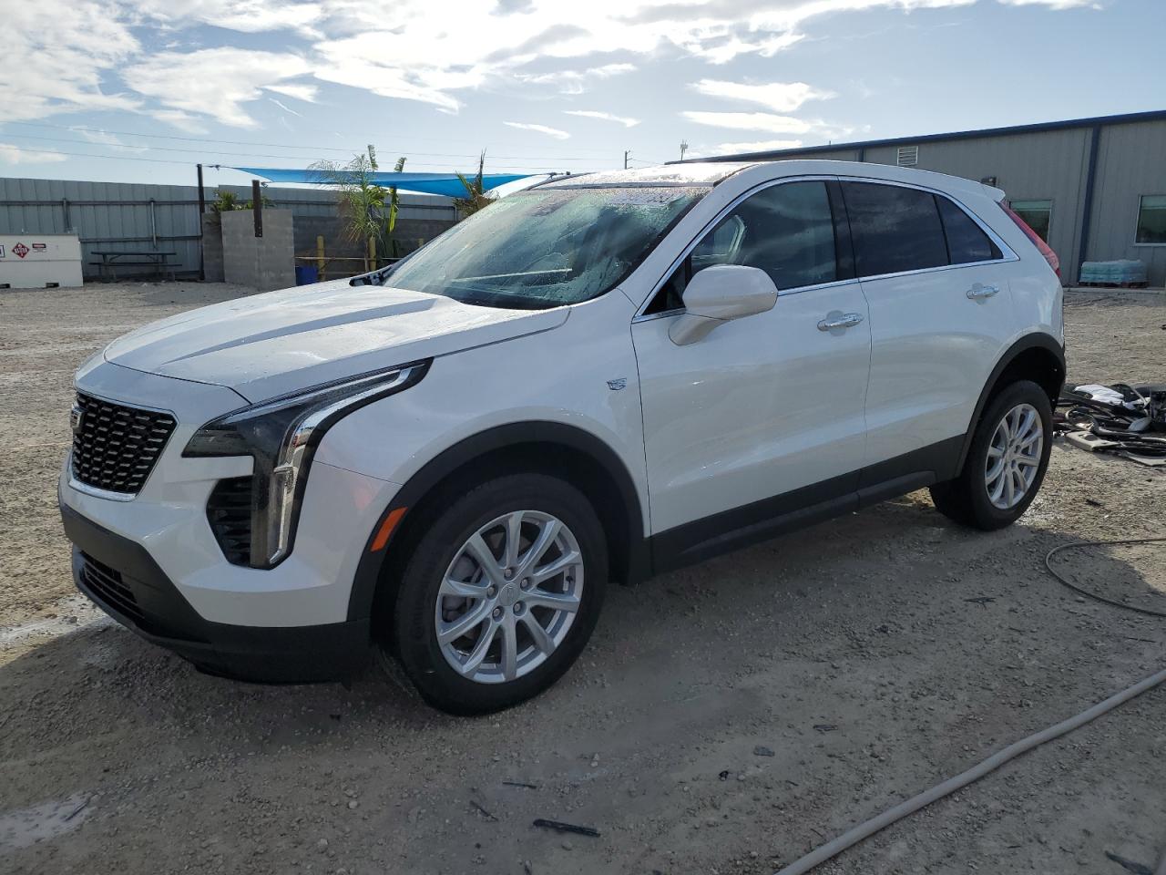 Obraz 1 z 2022 CADILLAC XT4 LUXURY 2022 z VIN 1GYAZAR45NF137648