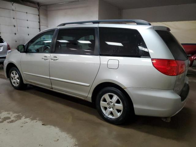 Obraz 2 z 2010 TOYOTA SIENNA CE 2010 z VIN 5TDKK4CC9AS327592