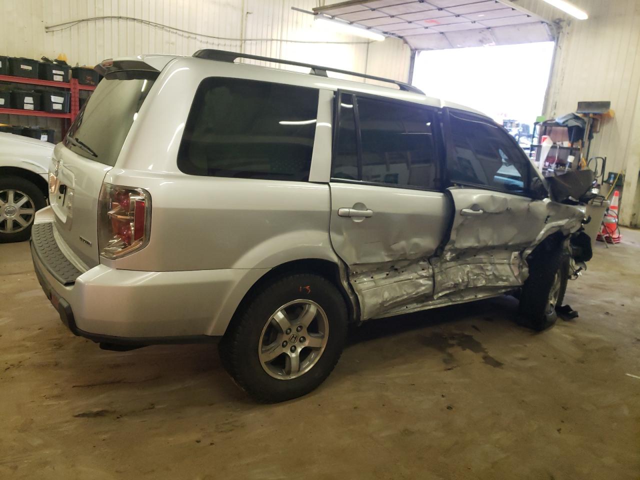 Image 3 of 2007 HONDA PILOT EXL 2007 with VIN 5FNYF185X7B017858