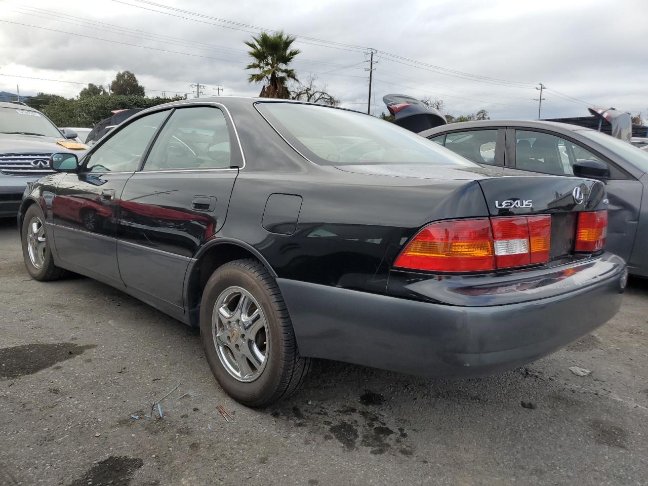 Image 2 of 1998 LEXUS ES 300 1998 with VIN JT8BF28G5W0096140