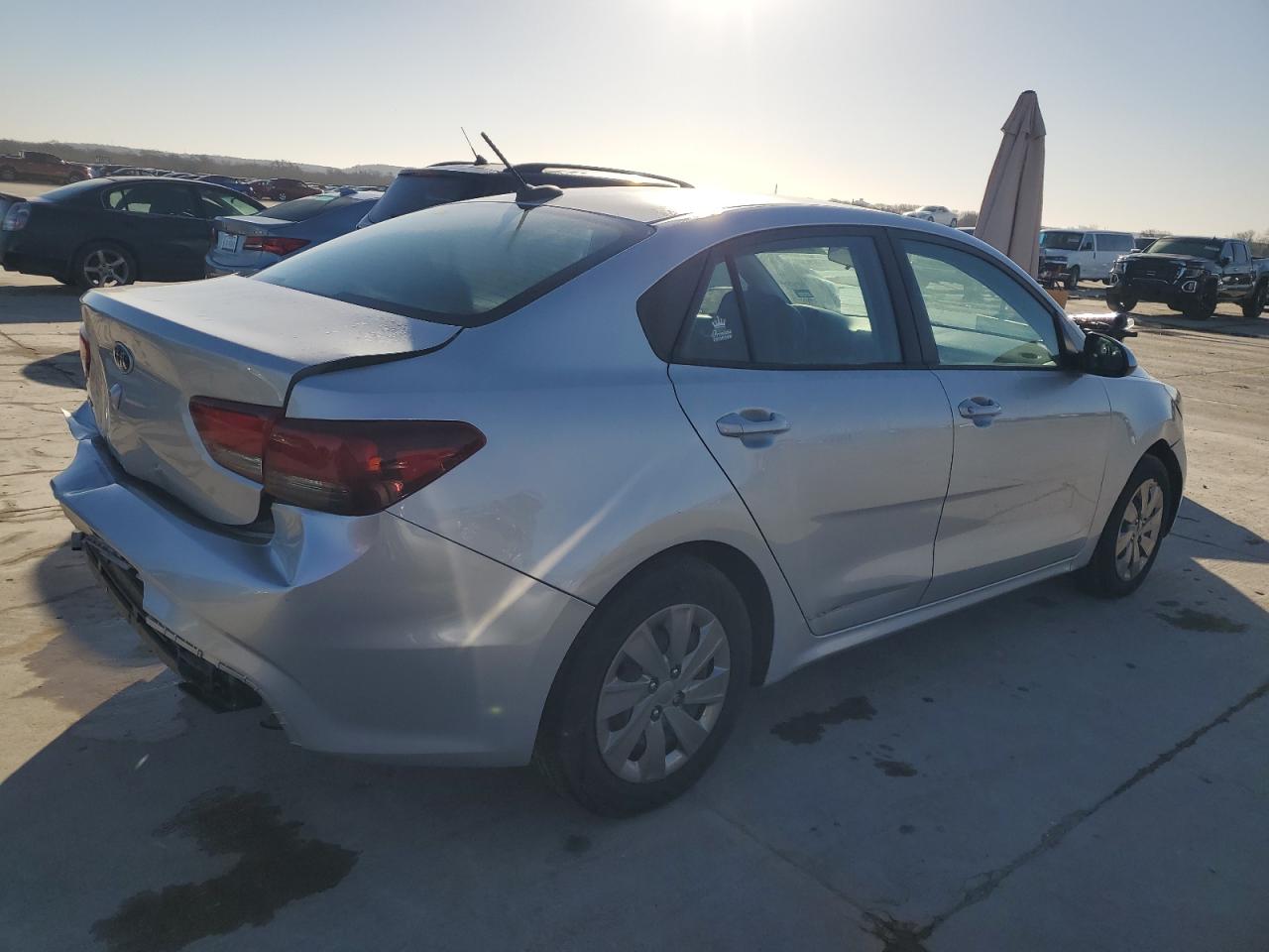 Image 3 of 2019 KIA RIO S 2019 with VIN 3KPA24AB6KE211266