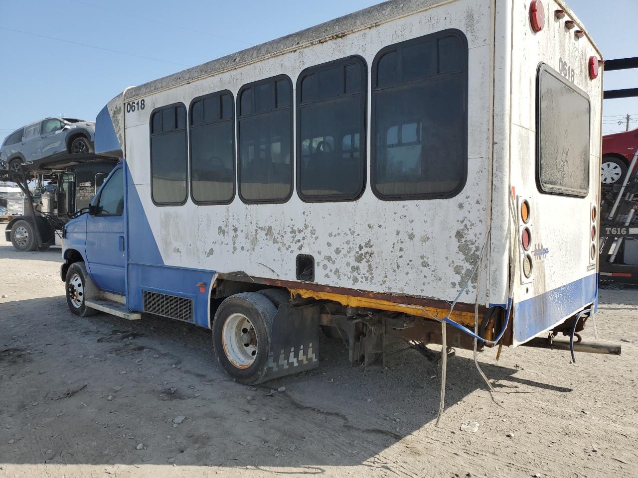 Изображение 2 2006 FORD ECONOLINE E350 SUPER DUTY CUTAWAY VAN 2006 с VIN 1FDWE35P56HA76810