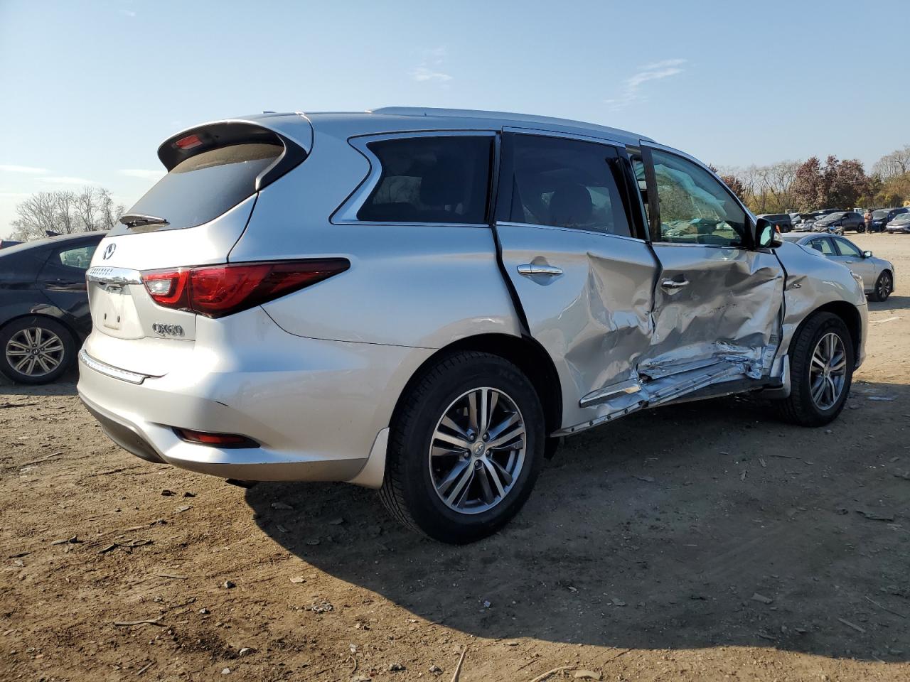 Image 3 of 2019 INFINITI QX60 LUXE 2019 with VIN 5N1DL0MM0KC566520